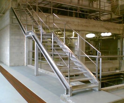 Barandas y Escaleras de acero inoxidable